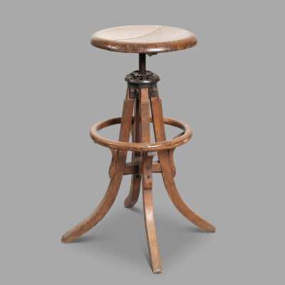 Tabouret d’atelier en chêne et métal c. 1880