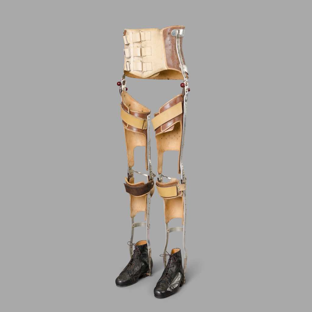 Double Orthopedic Appliance with Shoes