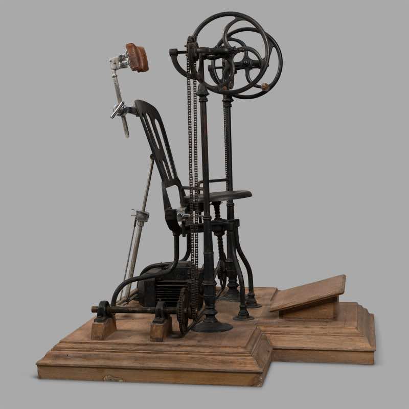 Appareil de musculation électrique, 1900 (film prop) – Image 7