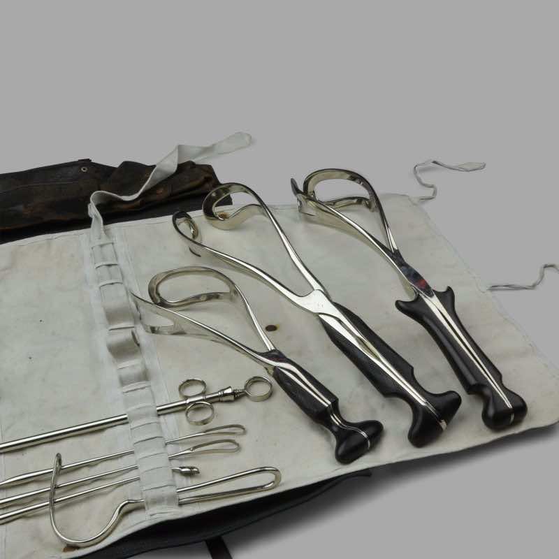 Trousse de médecin accoucheur en cuir, c. 1880 1880 – Image 3