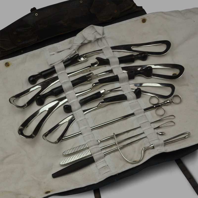 Trousse de médecin accoucheur en cuir, c. 1880 1880 – Image 2