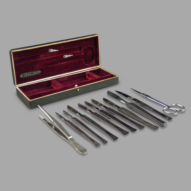 XIXth C. Little Surgery Instruments Case - Image 4