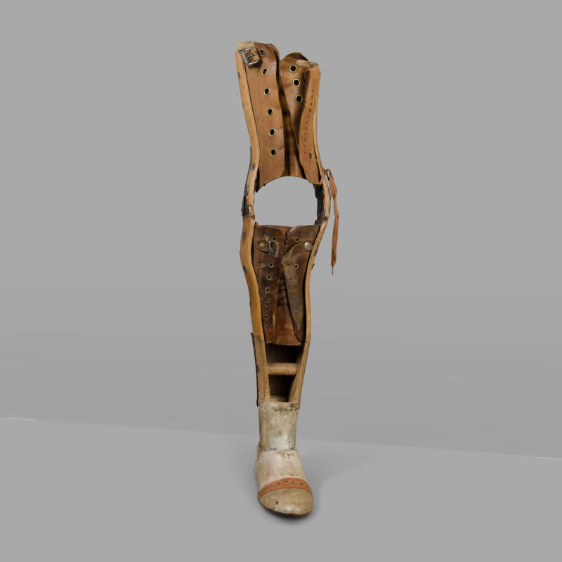 Leather and Wooden Right Leg Prosthesis, c. 1920 - Image 2