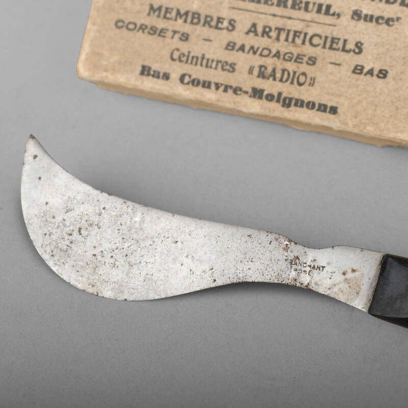 Armless Person's Knife Call "le Tranchant", C.1930 - Image 2