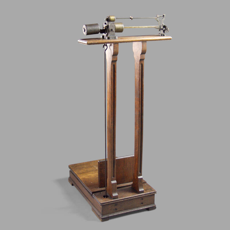 XIXth C. Oak Medical Scale - Image 4