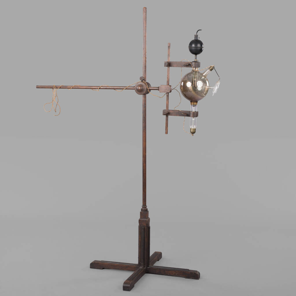 Gas X-ray tube on wooden stand, circa 1900–1915